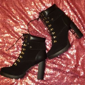 BLACK HEELED BOOTS 👢 😍